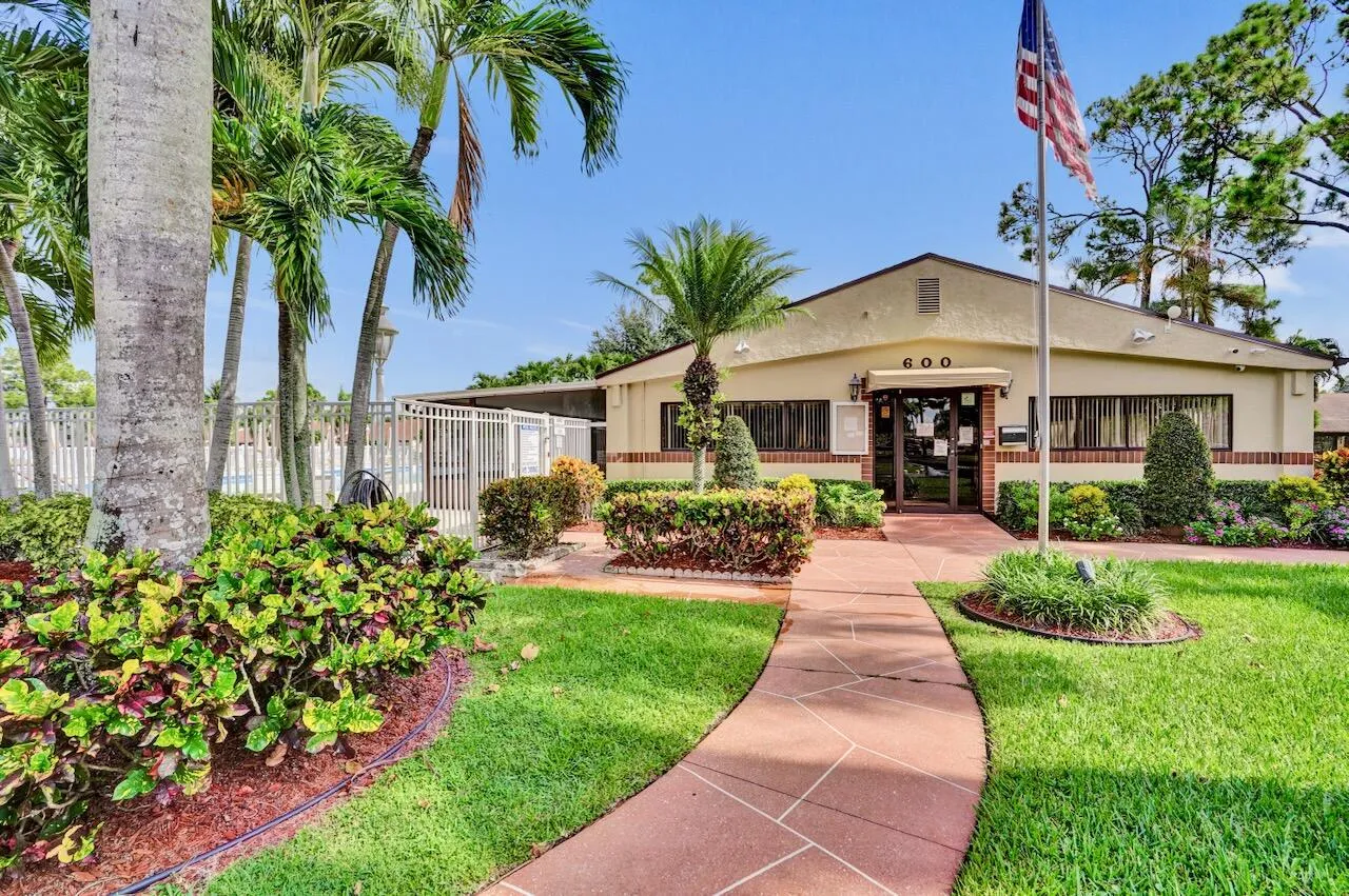 608 Sea Pine Way - 36