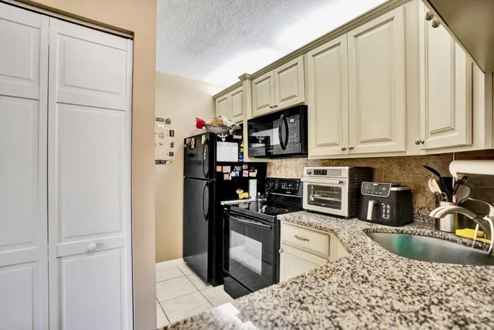 608 Sea Pine Way - 15