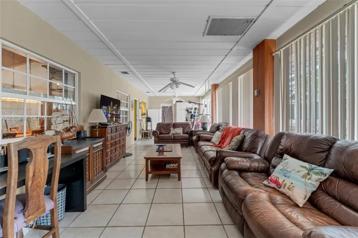 FLORIDA ROOM