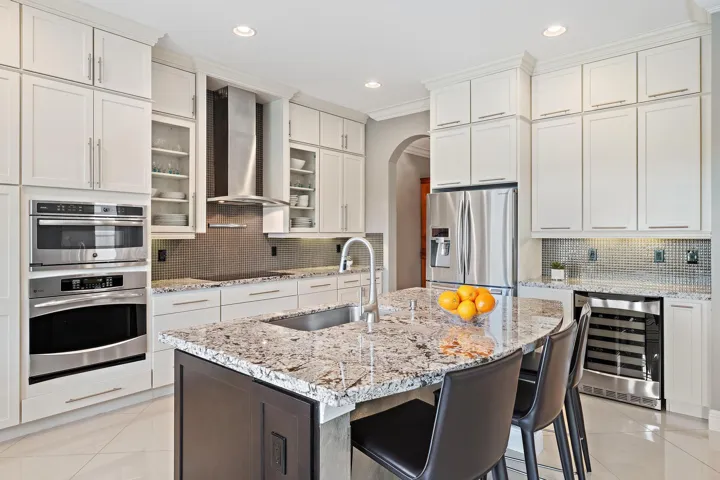 12132 Aviles Cir-10