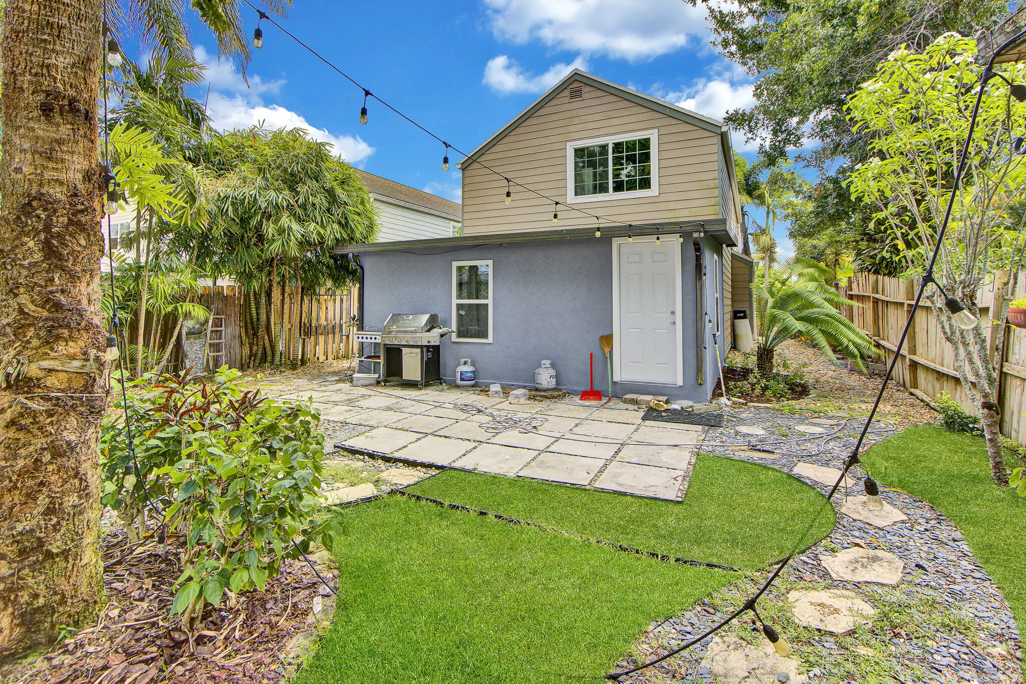 5893-Cassandra-Ct_28_MLS