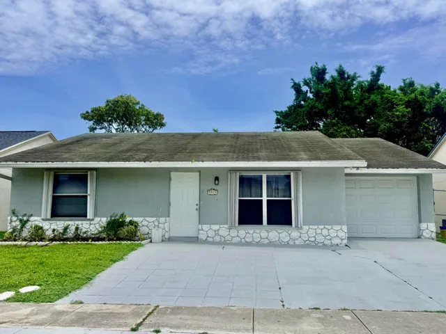 Spacious 5BR/3BA Home
Move-in ready • Creek views • Prime location • Furnished or unfurnished ($3200 for furnished)