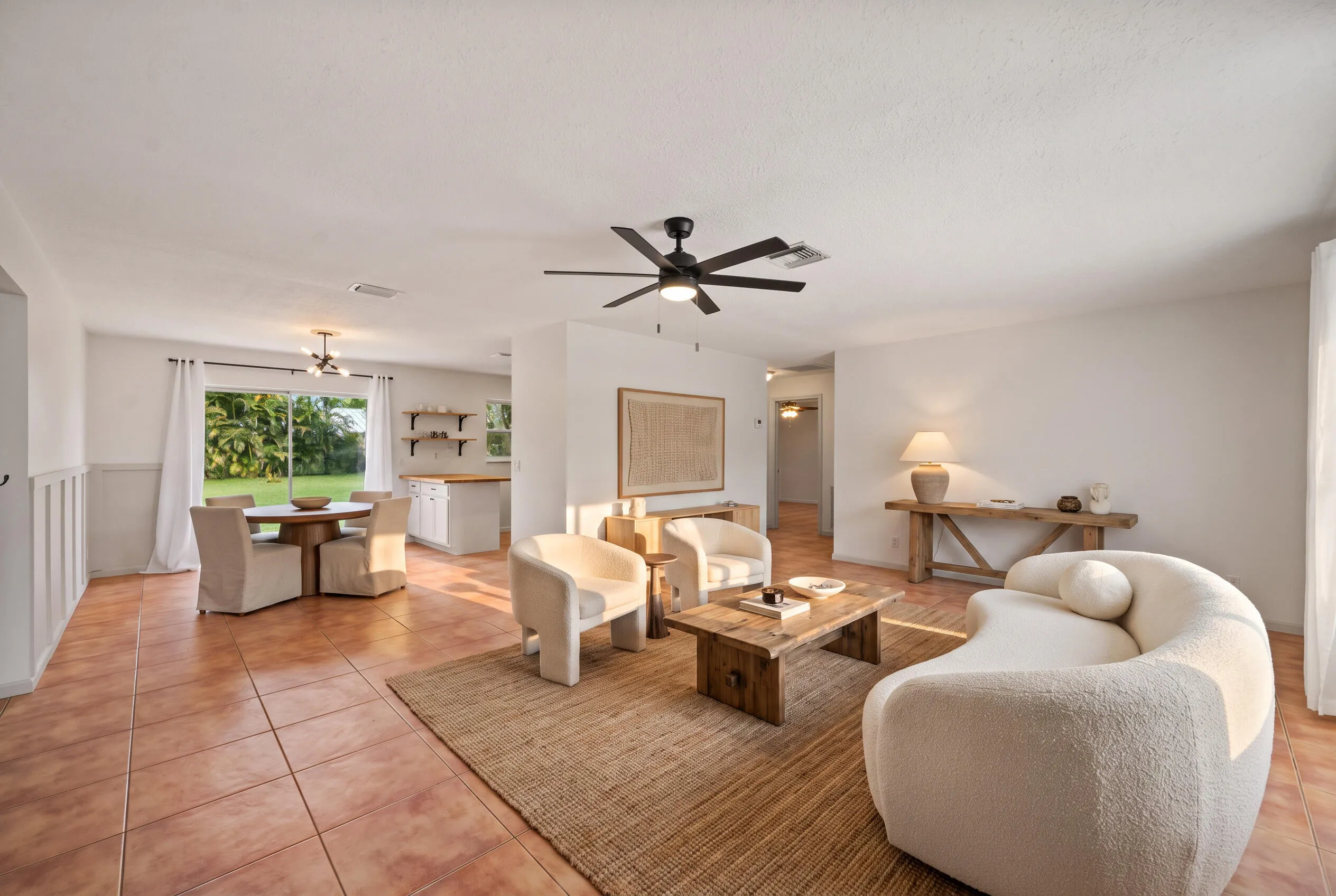 **Living:dining