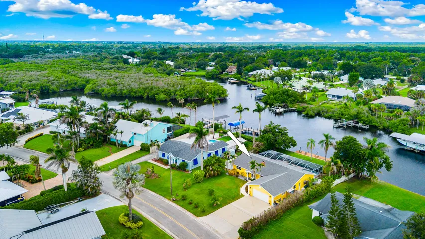 622 SW Pine Tree Lane-3