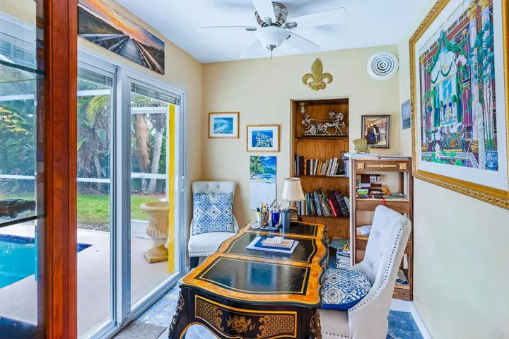 622 SW Pine Tree Lane-50