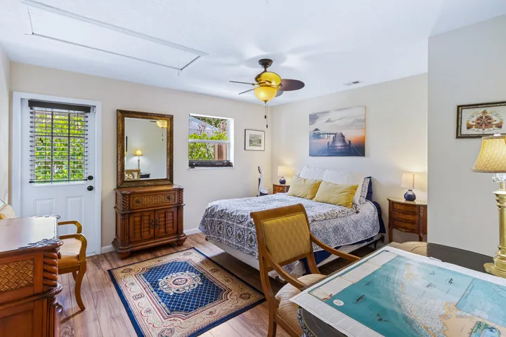 622 SW Pine Tree Lane-26