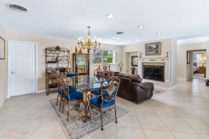 622 SW Pine Tree Lane-16