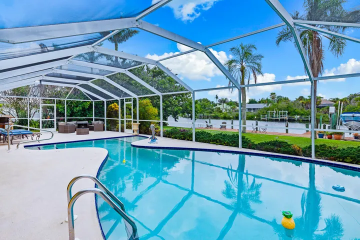 622 SW Pine Tree Lane-43