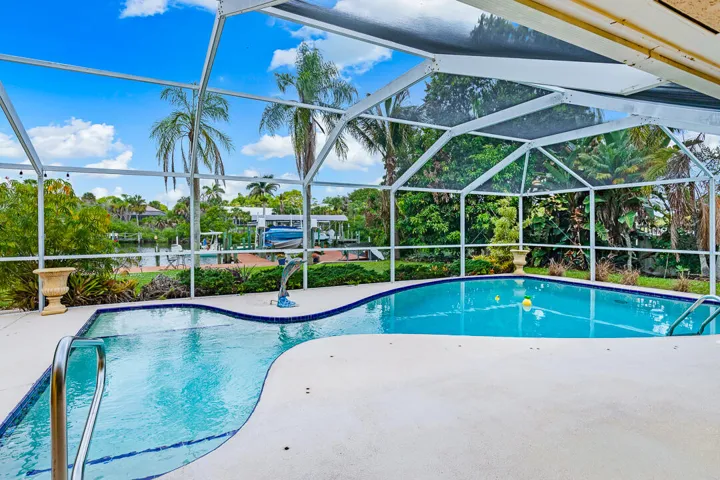 622 SW Pine Tree Lane-48
