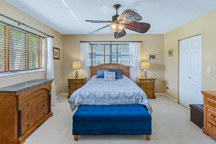 622 SW Pine Tree Lane-35
