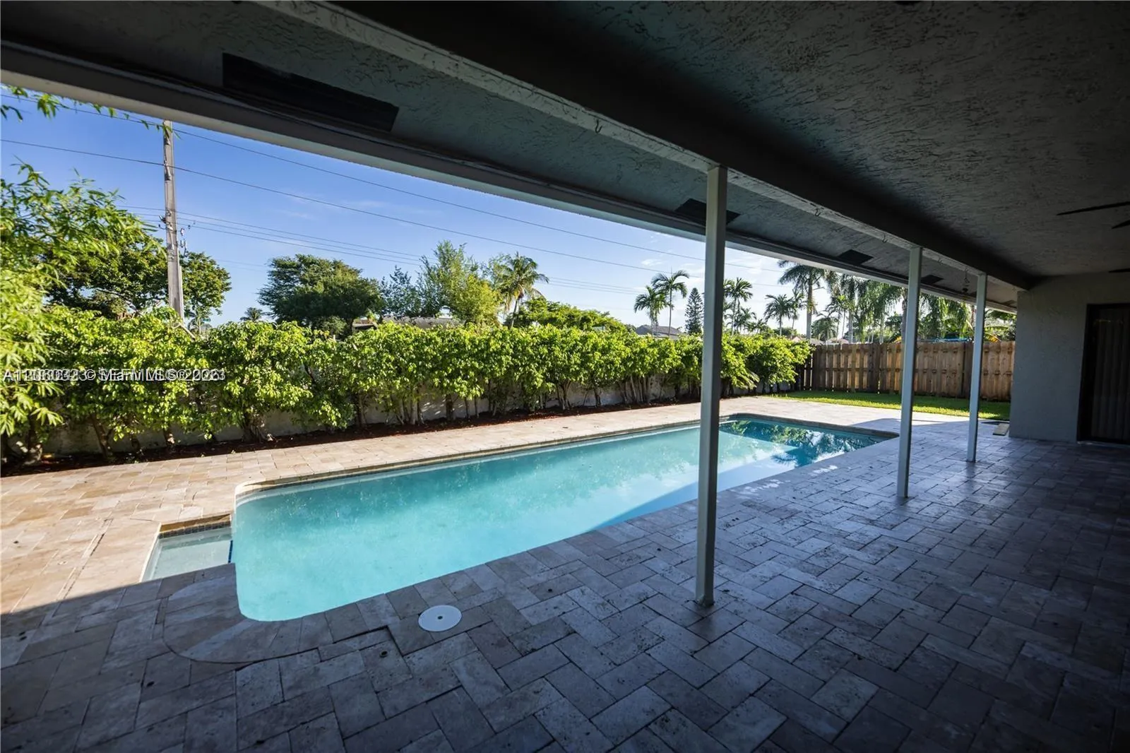 PRIVATE POOL AREA