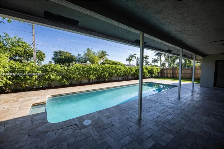 PRIVATE POOL AREA