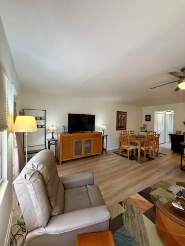 Living room:dining room