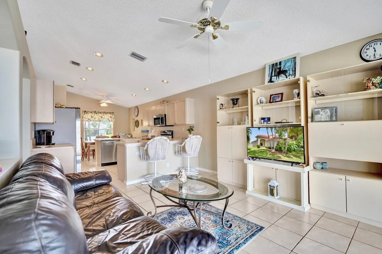 5886 Las Colinas Circle - 27