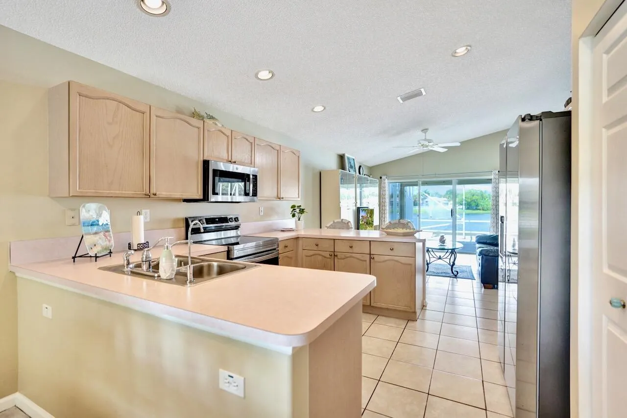 5886 Las Colinas Circle - 35