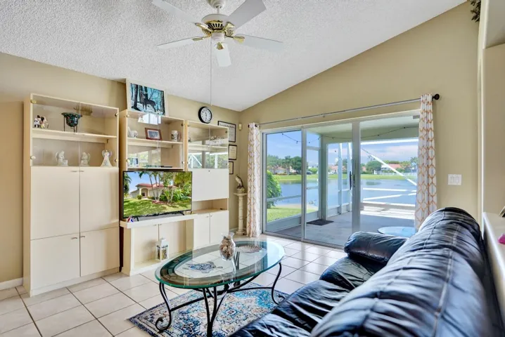 5886 Las Colinas Circle - 25