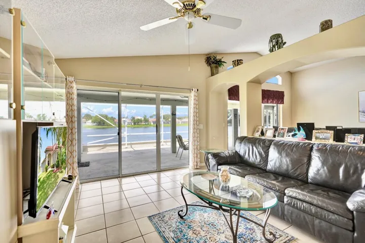 5886 Las Colinas Circle - 26