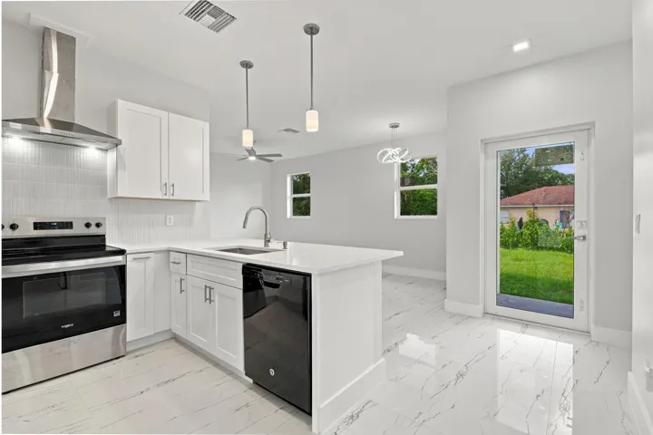 Sorex 281 Bali St SE NW Palm Bay Kitchen