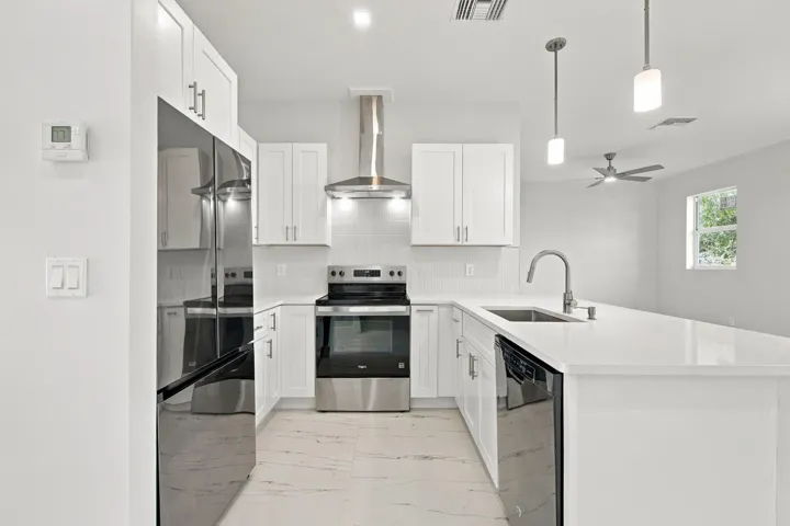 Sorex 281 Bali St SE NW Palm Bay Kitchen