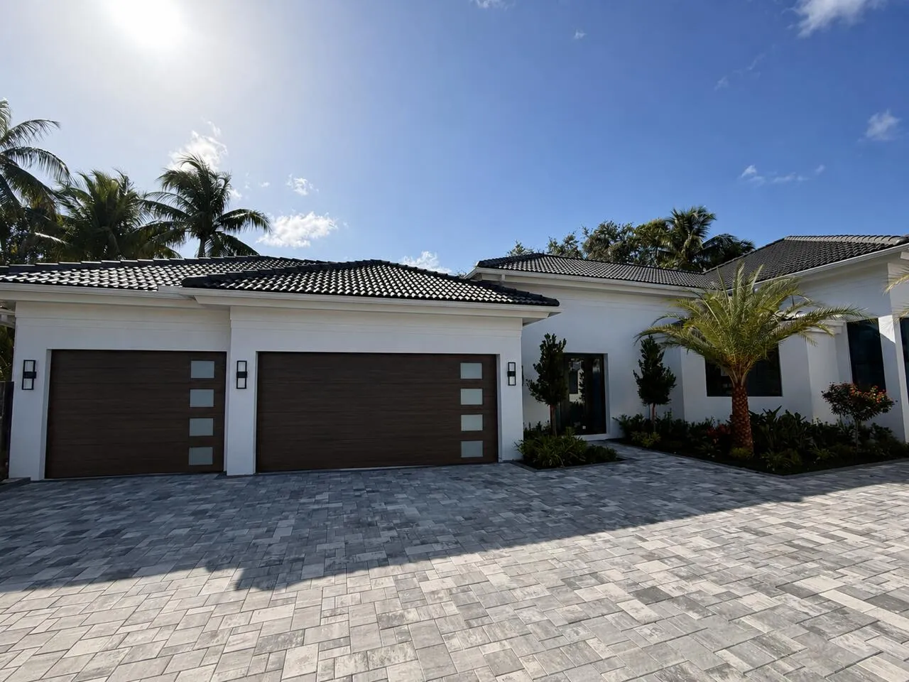 2525 Garage doors