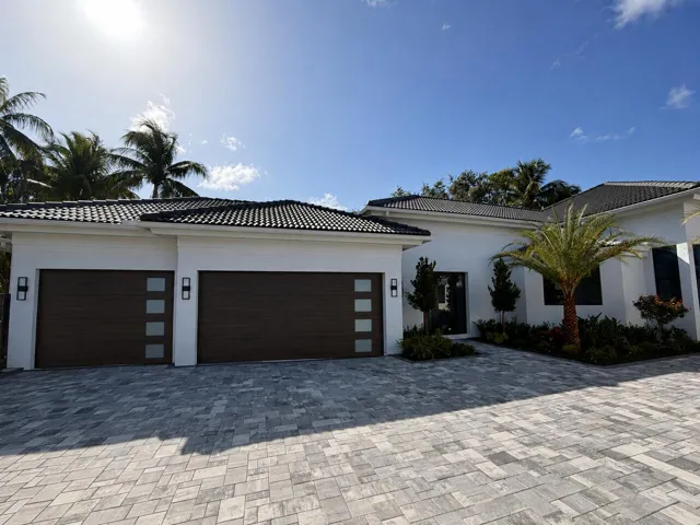 2525 Garage doors
