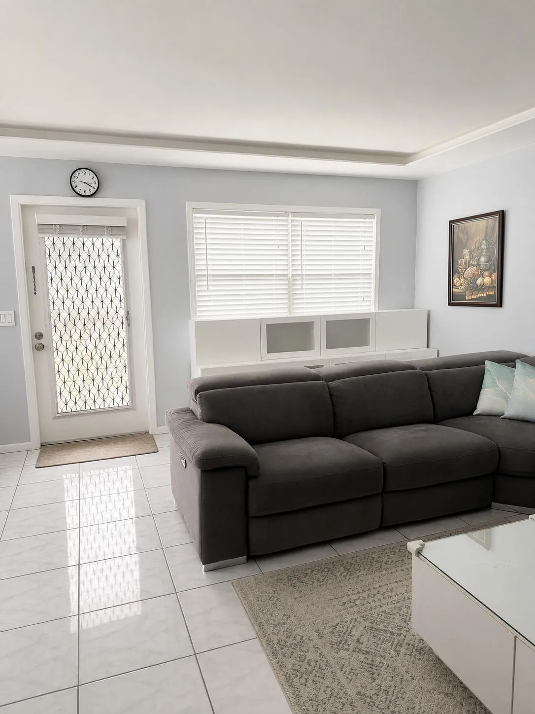 06_LIVING_ROOM_REVERSE
