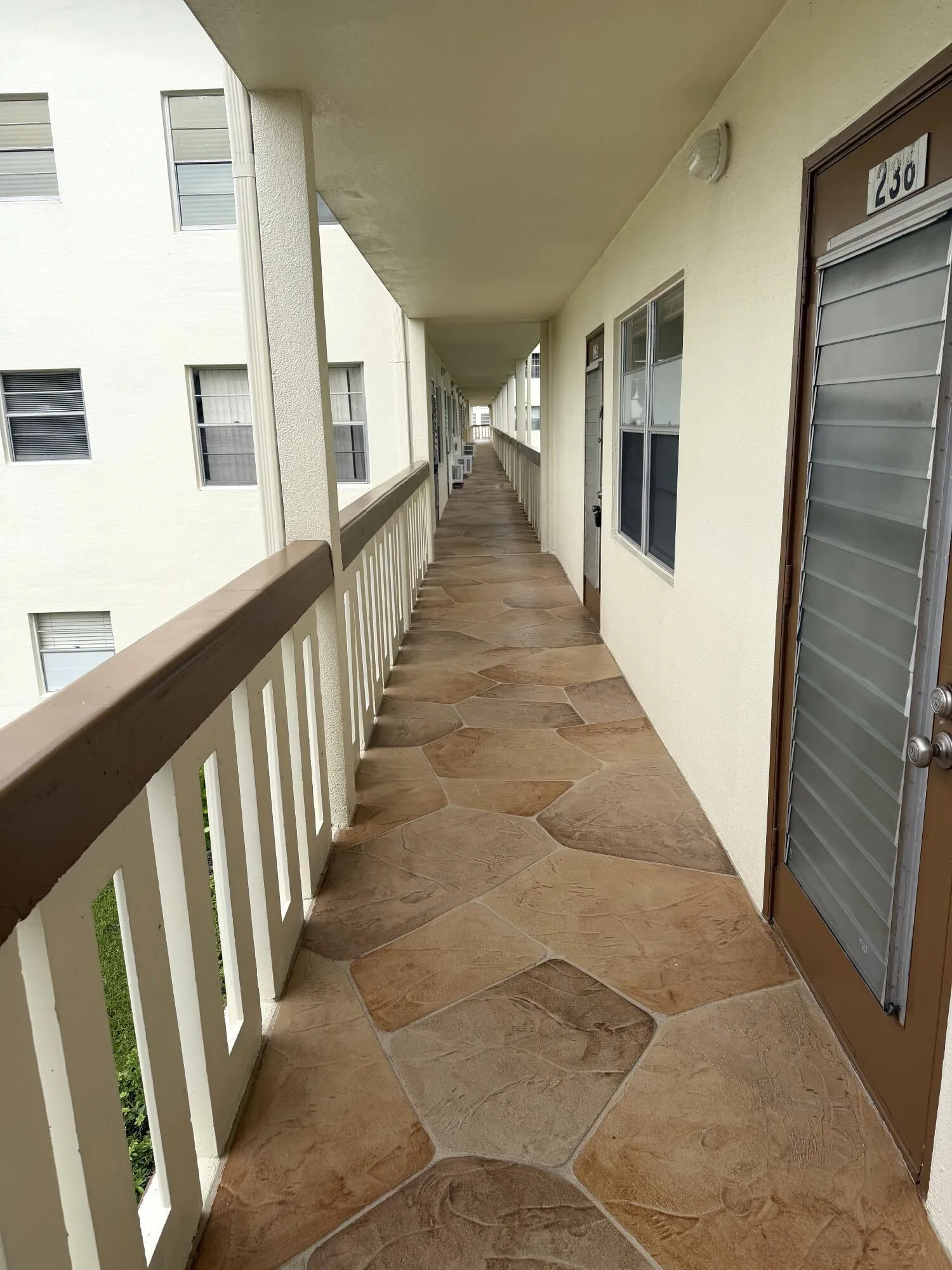03_SECOND_FLOOR_WALKWAY