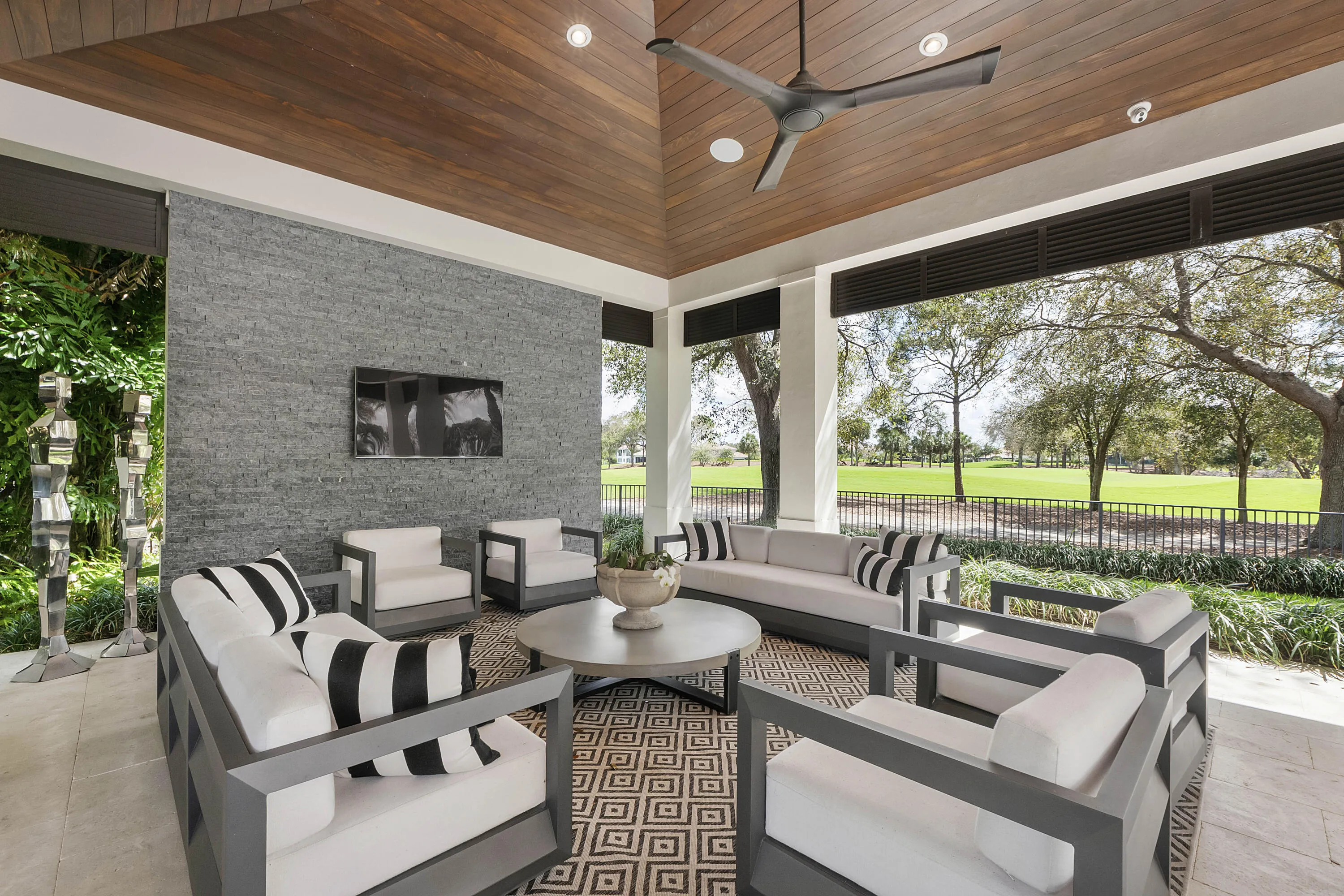 9840 Bay Leaf Ct_061