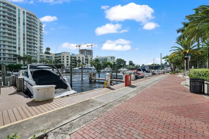 Waterfront promenade beside The Symphony’s private residential marina, with boat slips & direct access to the Riverwalk.