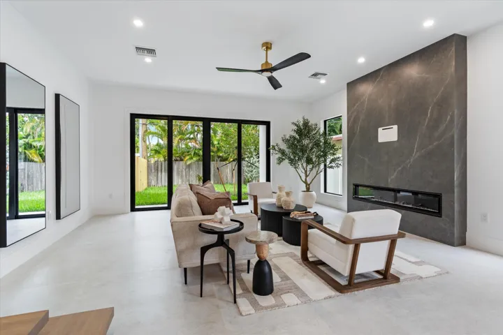 04-1131 NE 12th Ave Ft. Lauderdale, FL-1