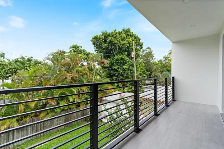 20-1131 NE 12th Ave Ft. Lauderdale, FL-1
