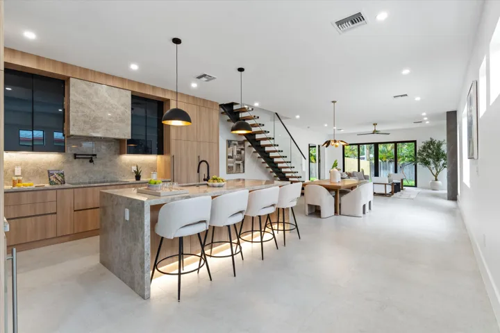 05-1131 NE 12th Ave Ft. Lauderdale, FL-1