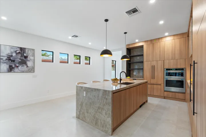 07-1131 NE 12th Ave Ft. Lauderdale, FL-1