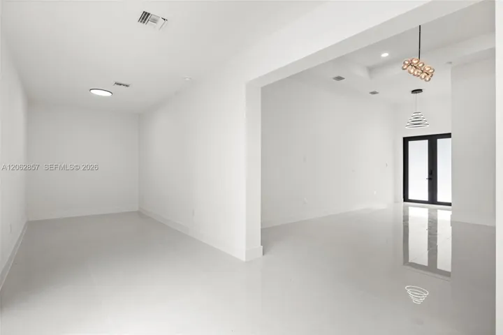 Photo 35