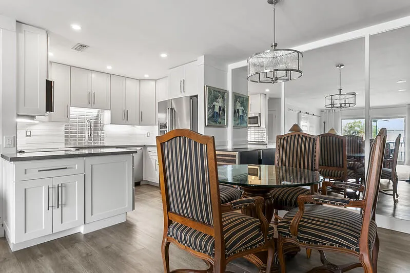 Dining & Kitchen