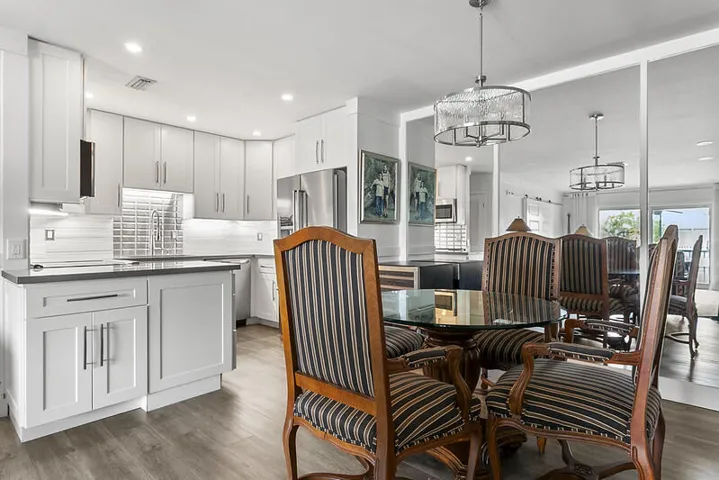 Dining & Kitchen