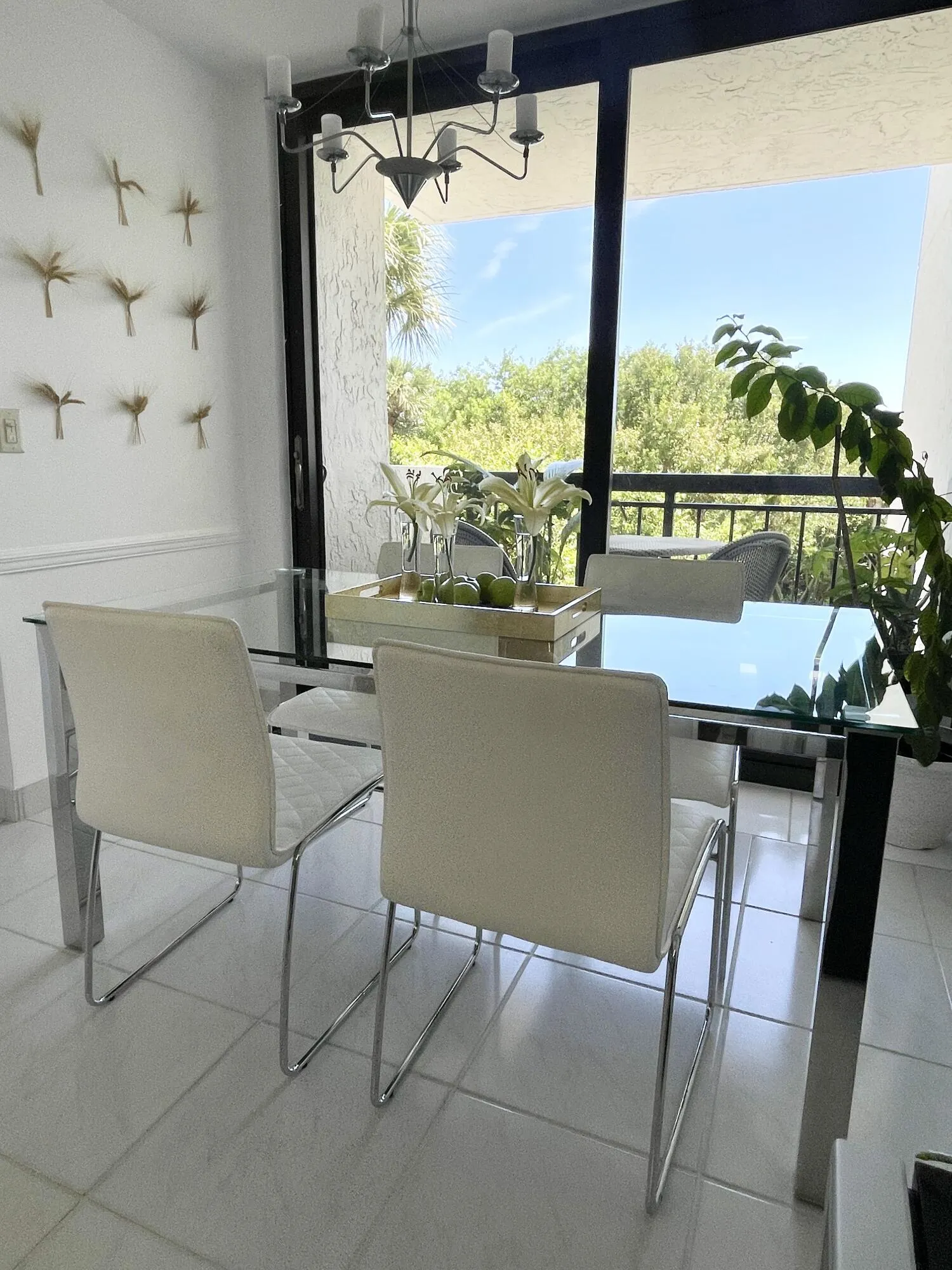 Breakfast nook