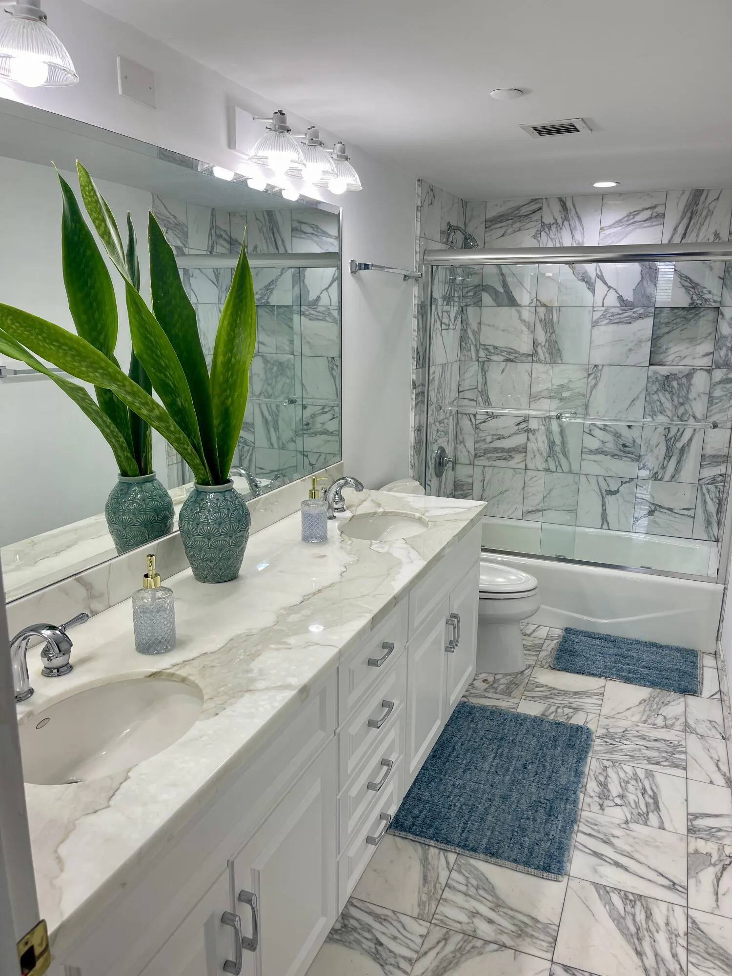 2nd Bathroom