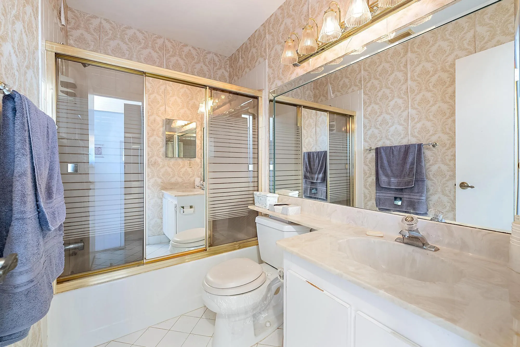 7633 Tahiti Ln 204-7