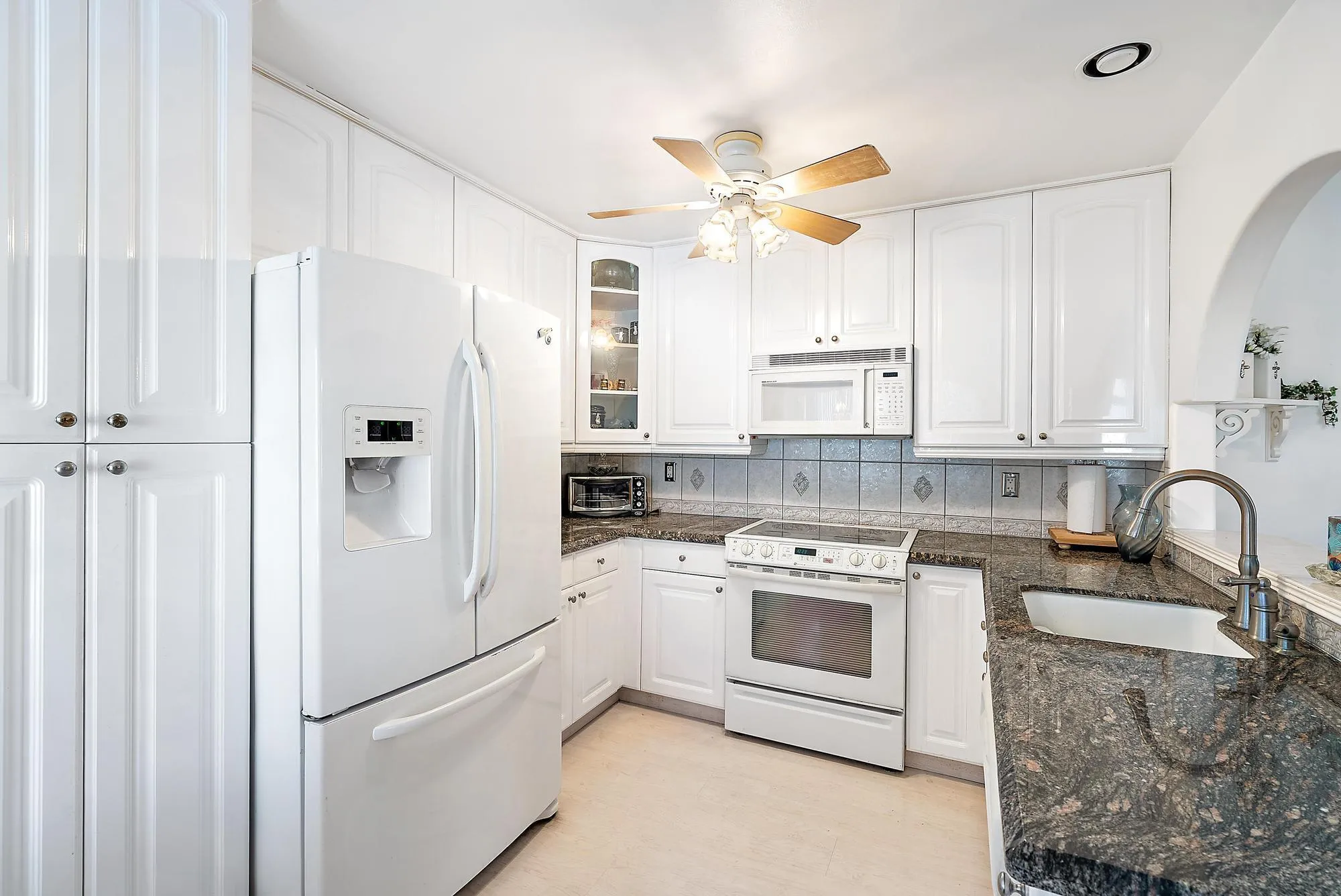 7633 Tahiti Ln 204-2
