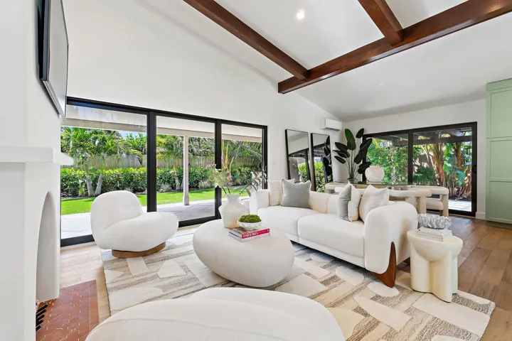 047-420GulfRd-NorthPalmBeach-SMALL