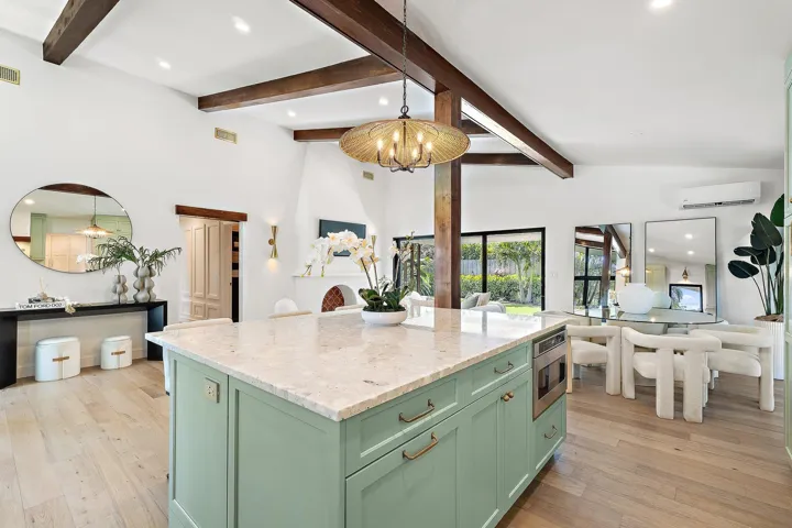 070-420GulfRd-NorthPalmBeach-SMALL