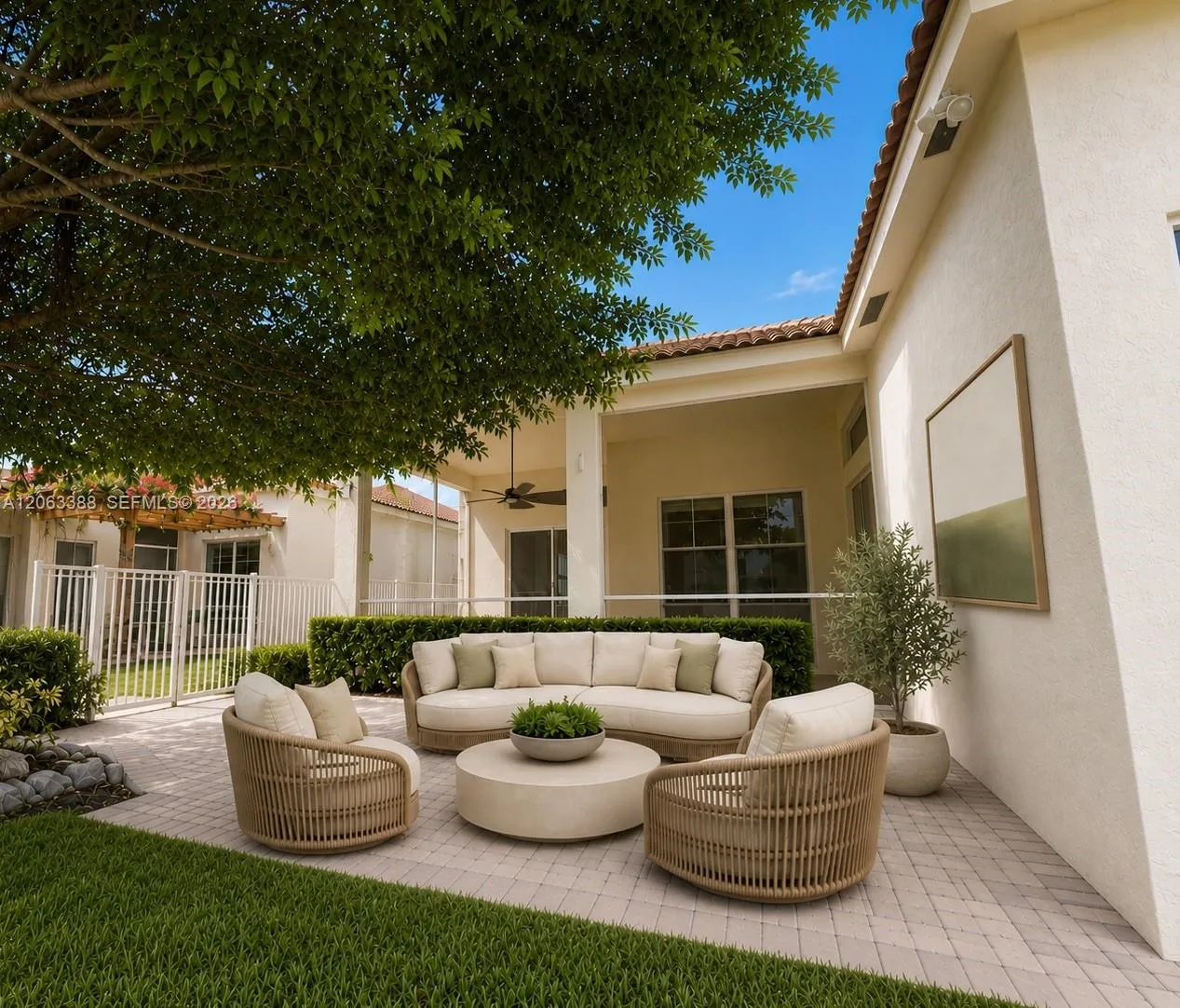 Screened Water Front Patio(Virtually Staged)