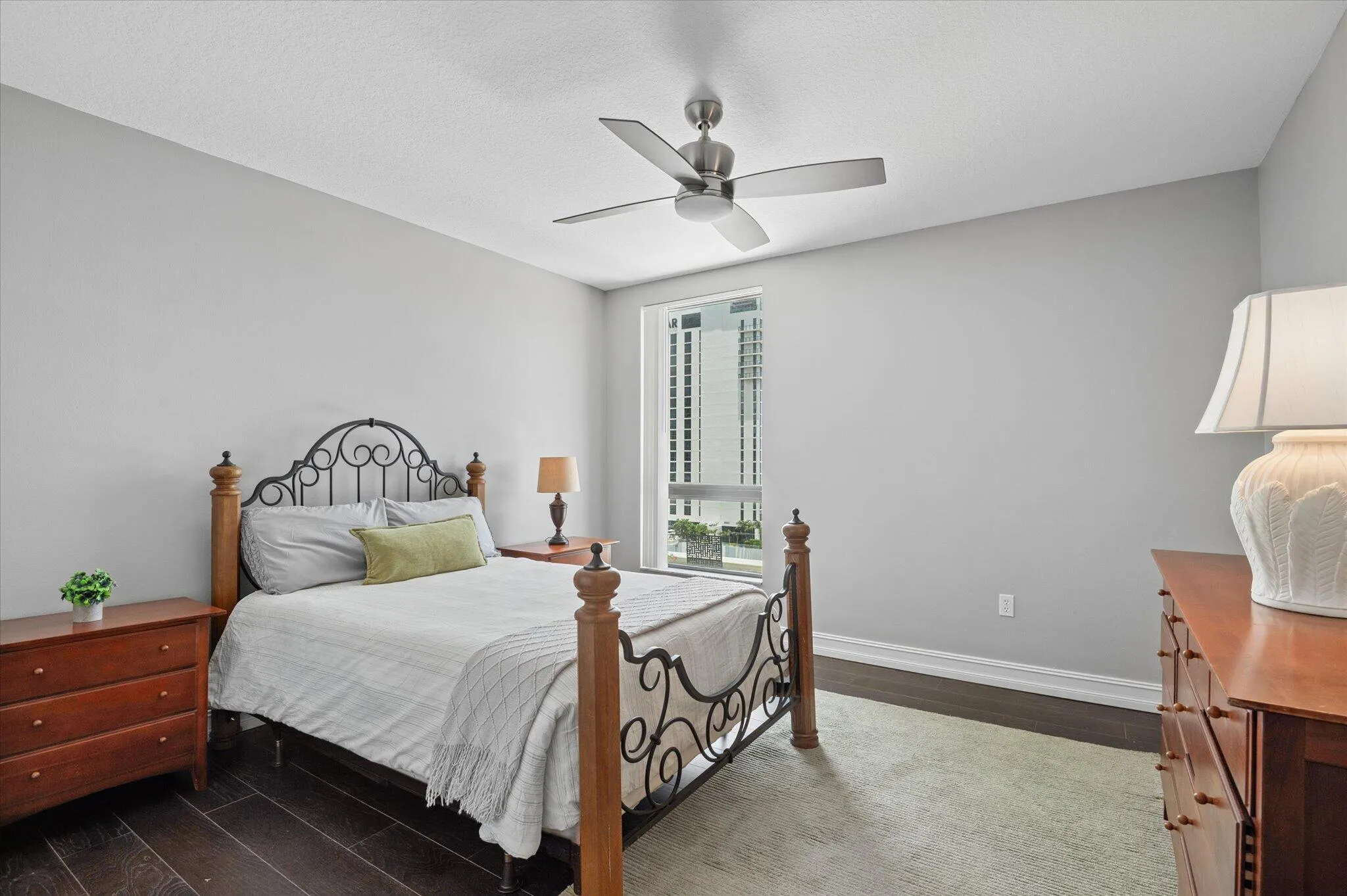 33-Third Bedroom 16- #PH3-16