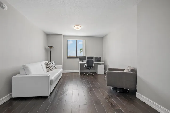30-Second Bedroom 20- #PH3-20