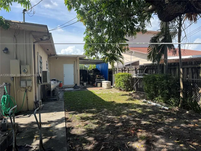 Rt rear yard to front view