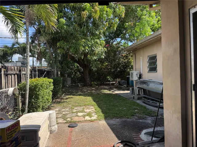 Rt rear yard to rear view