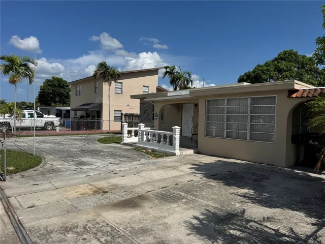 Rt side of circular driveway