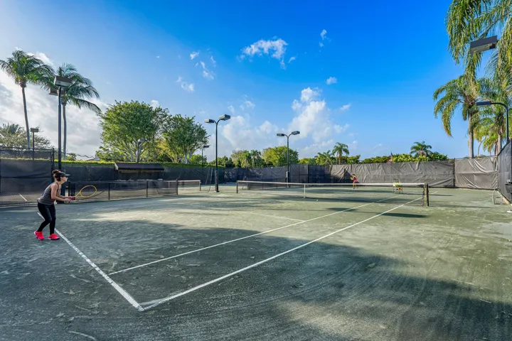 Seasons Tennis