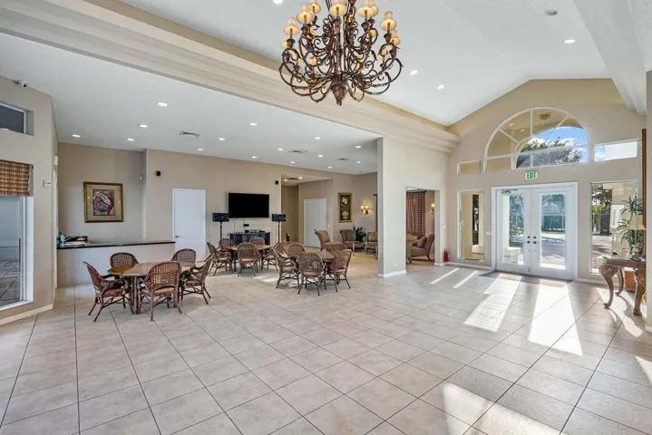 Seasons clubhouse